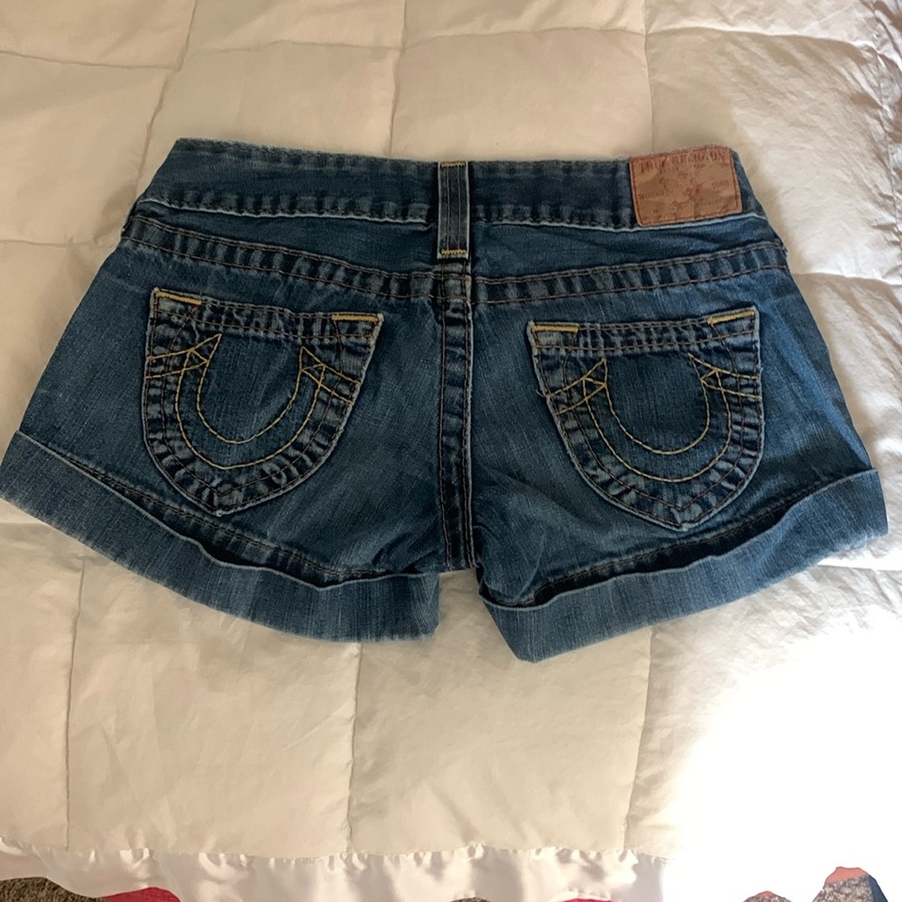 True religion size 25 cuffed shorts with cute button on cuff